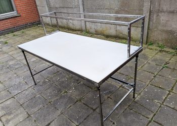 My finished electronics werkbench.